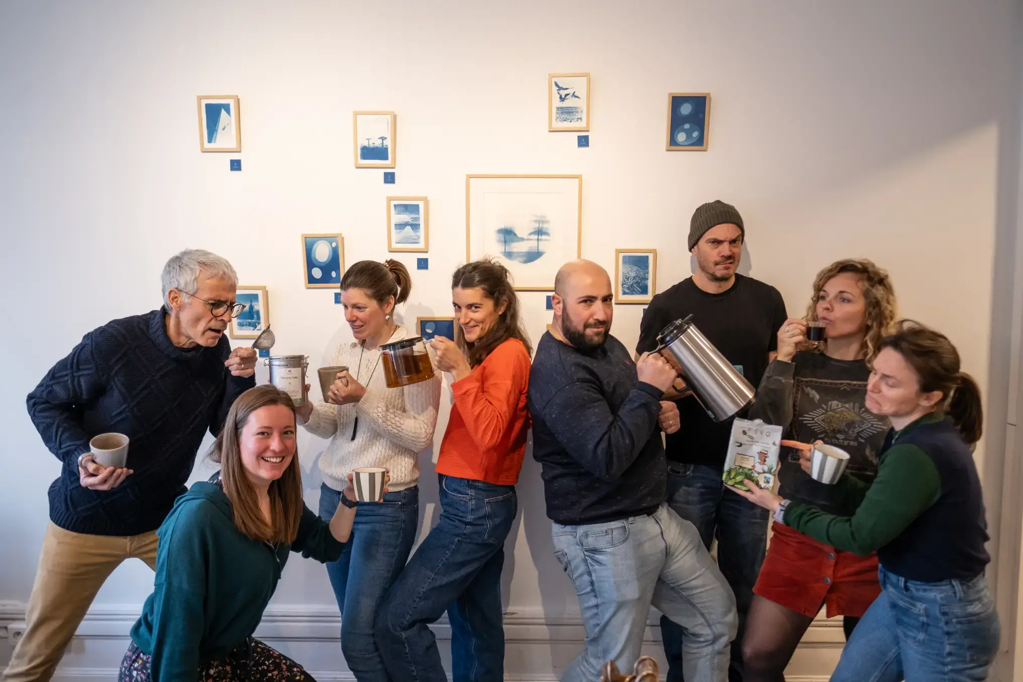 Les coworkers, colocataires de La Cordée Annecy, en pause café partagée Les coworkers, colocataires de La Cordée Annecy, en pause café partagée