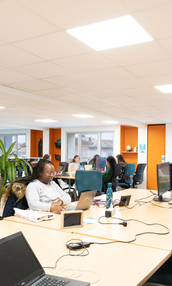 Espace de coworking lumineux