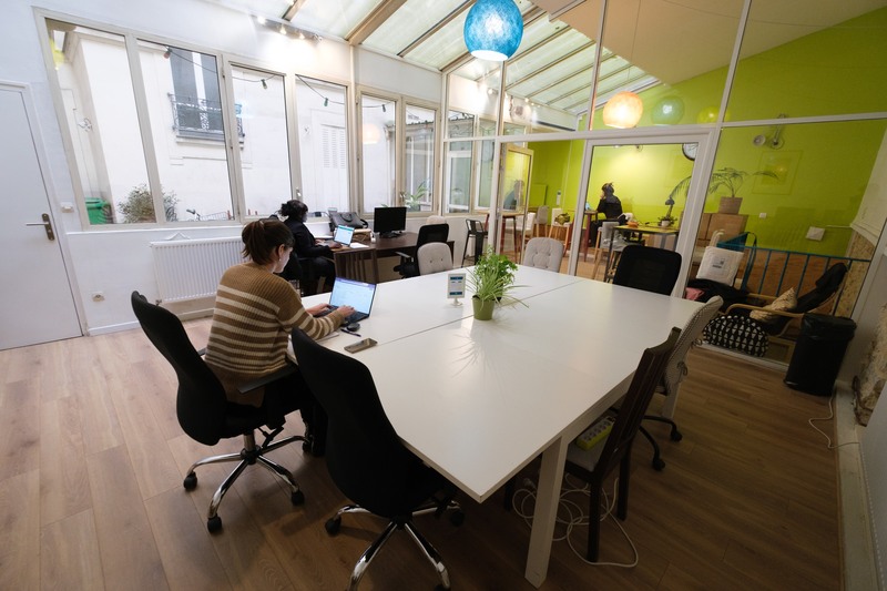 Verrière de La Cordée coworking, rue Traversière Paris 12